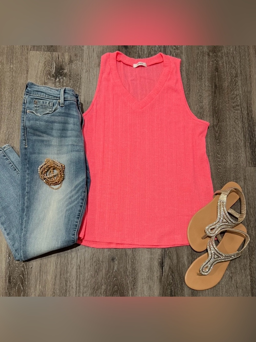 🆕 Neon Pink V-Neck Sleeveless Knit Top - Picture 2 of 3